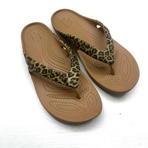 CROCS Women's Kadee II Leopard Flip Flop Women's Sandals Ionic Comfort